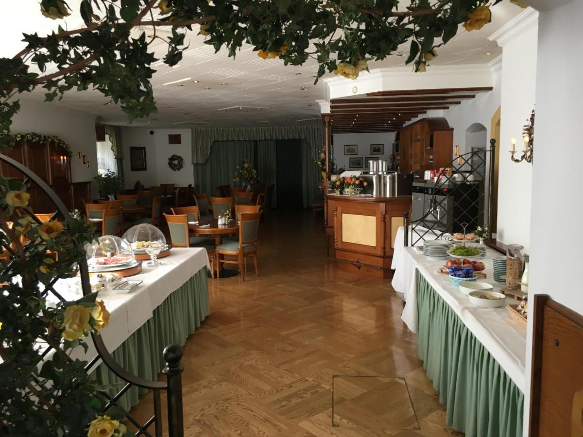 Hotel Tirolerhof Sankt Georgen im Attergau Exterior foto